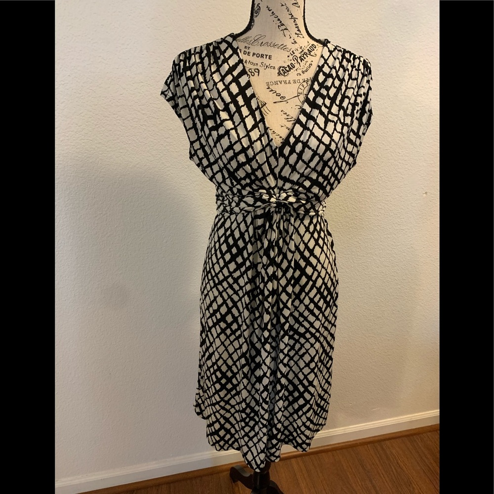 Woman’s Apt.9 Black and White Dress